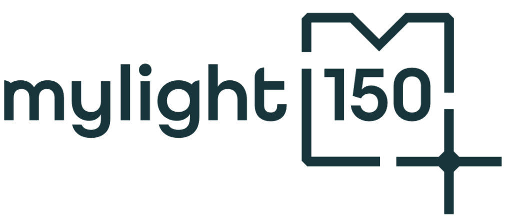 Logo Mylight 150 en caractères sombres sur fond blanc. Le "150" est encadré par un symbole stylisé M et un signe plus.